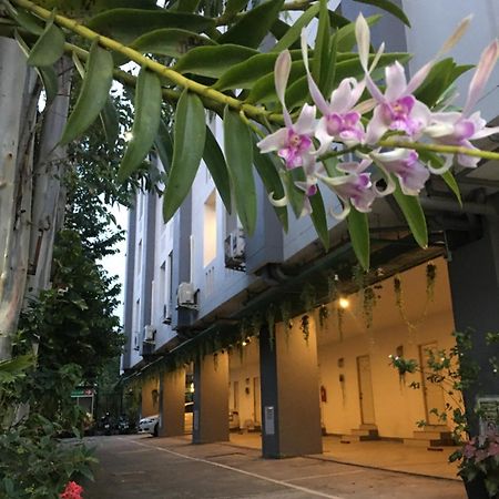 At Ease Hotel Suvarnabhumi Bang Phli Exterior photo