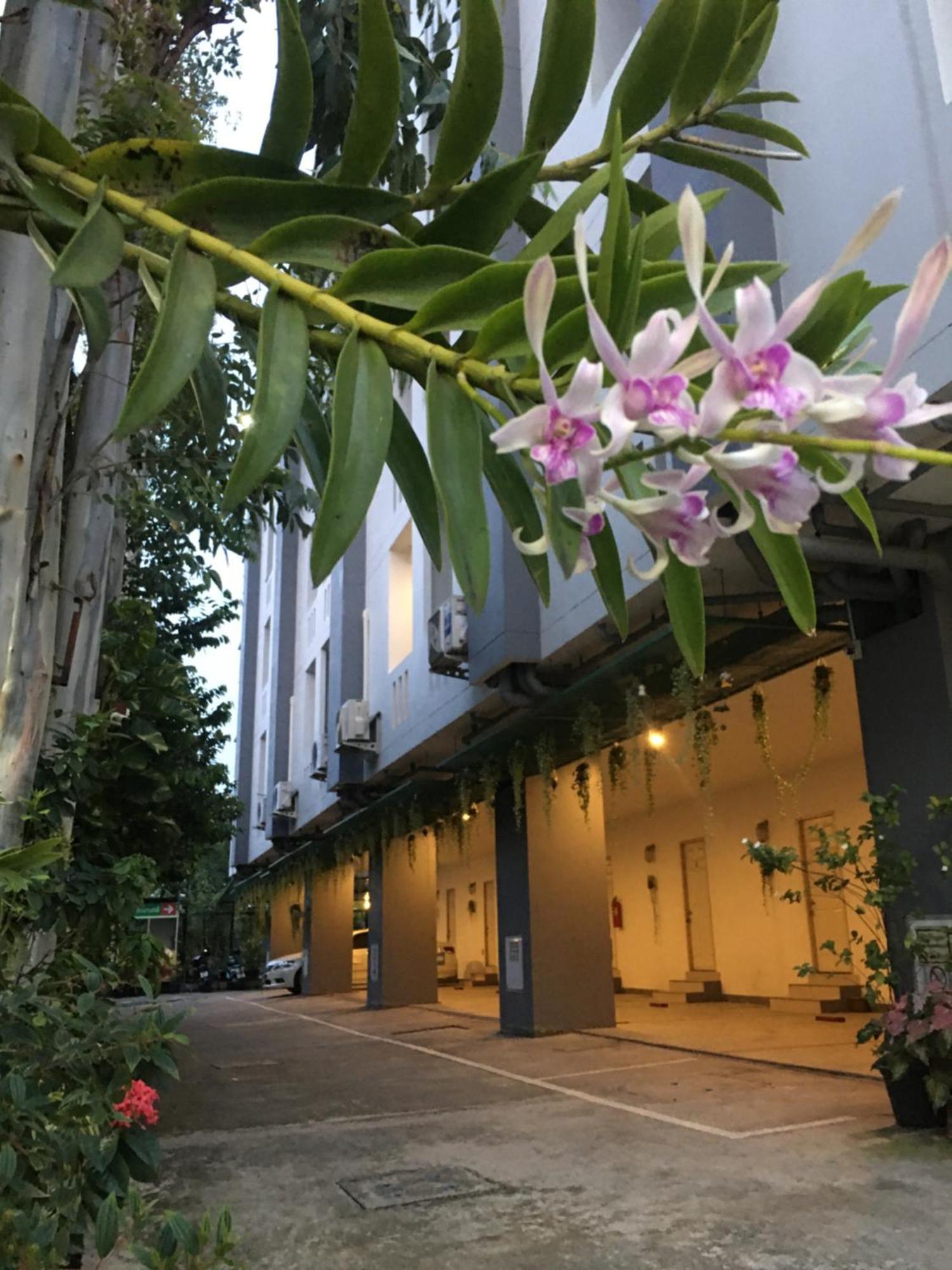 At Ease Hotel Suvarnabhumi Bang Phli Exterior photo