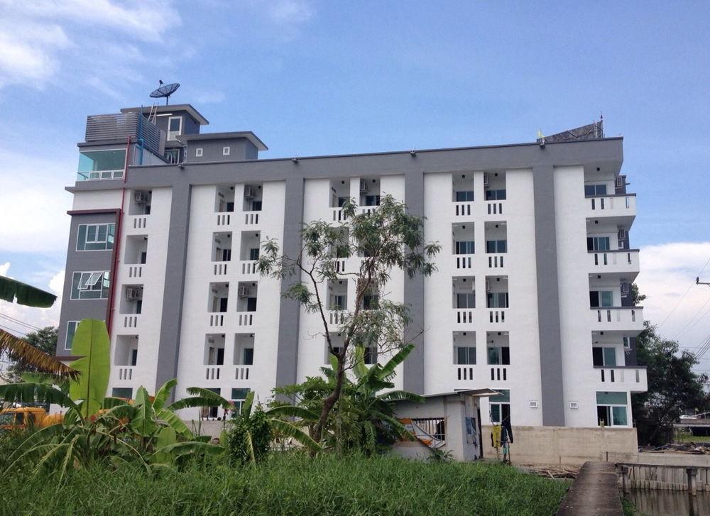 At Ease Hotel Suvarnabhumi Bang Phli Exterior photo