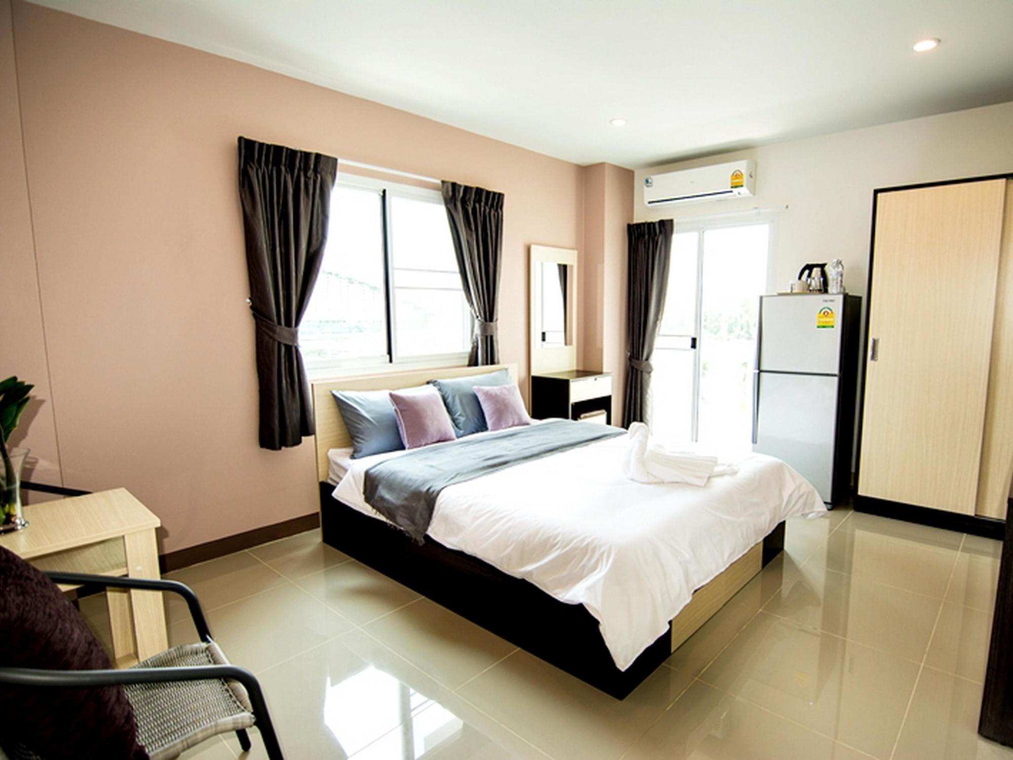 At Ease Hotel Suvarnabhumi Bang Phli Exterior photo
