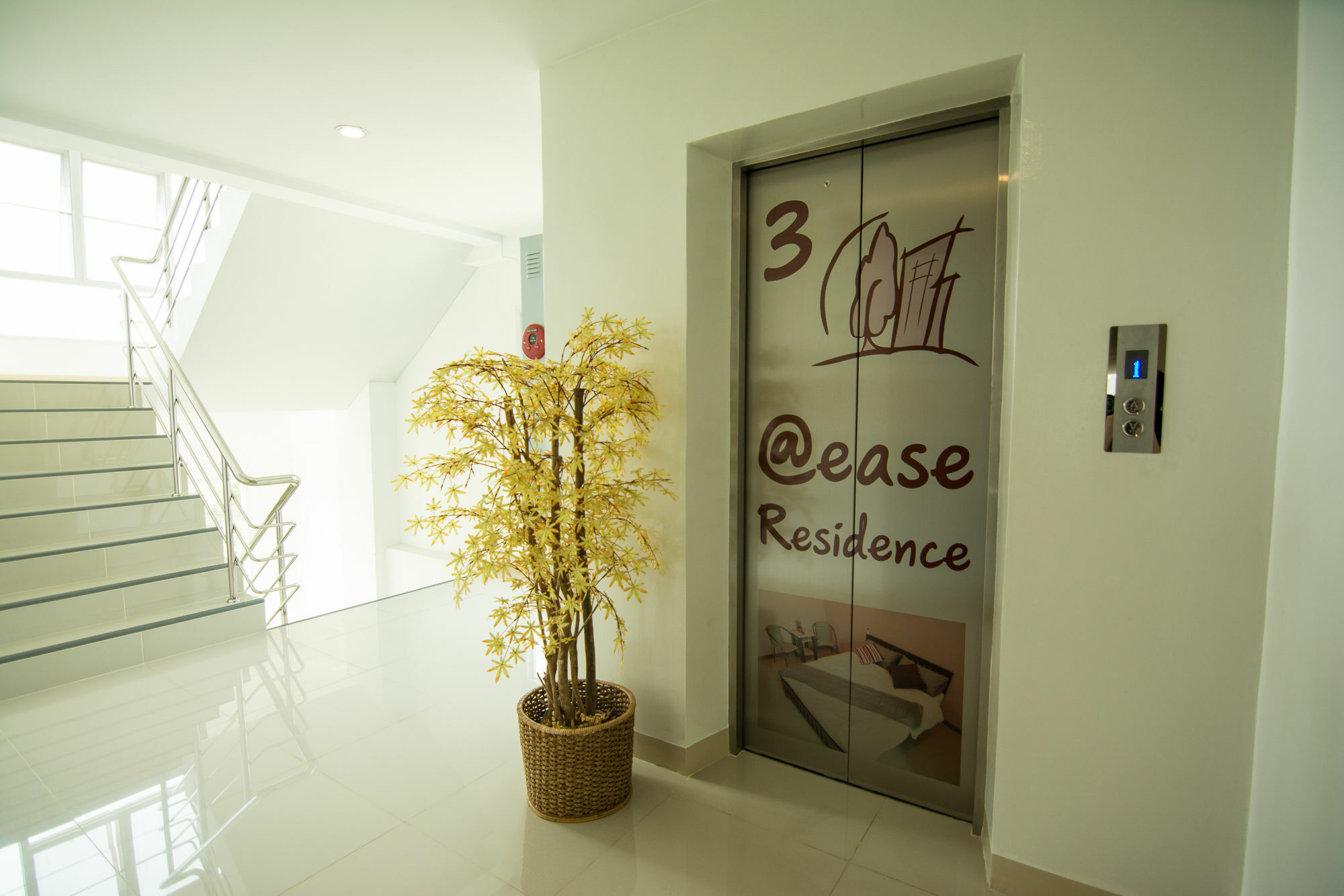 At Ease Hotel Suvarnabhumi Bang Phli Exterior photo